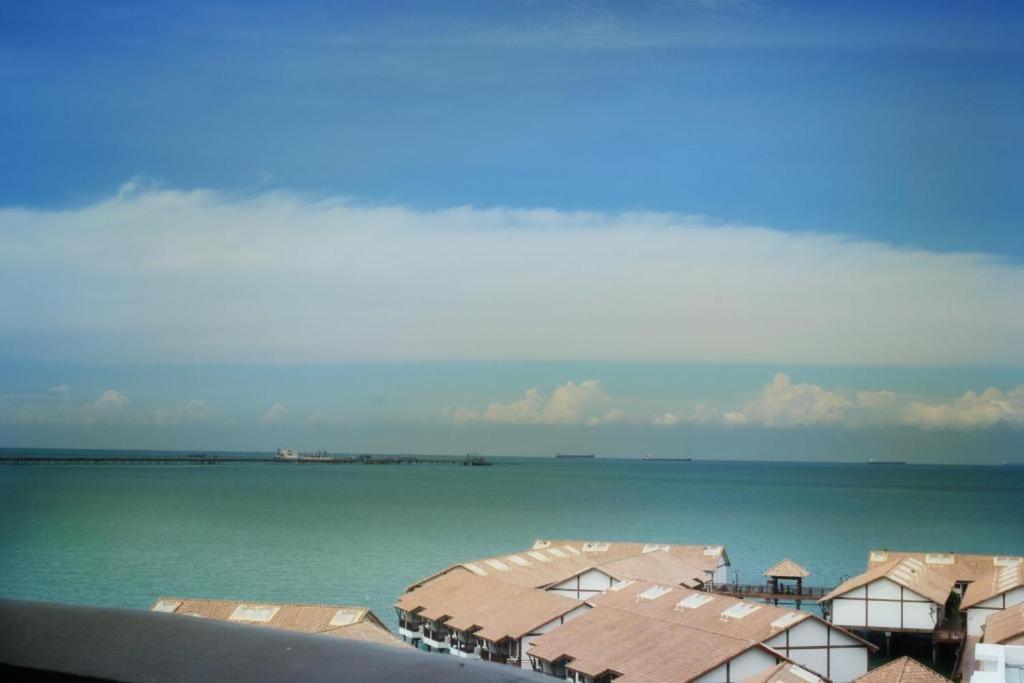 Cozy Seaview Glory Beach Resort Anc Port Dickson Exterior photo