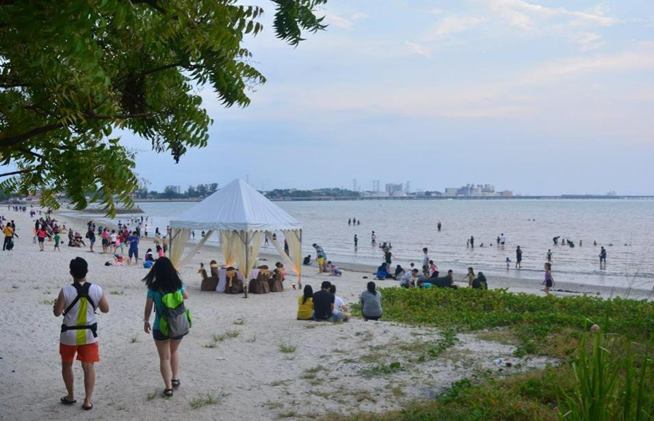Cozy Seaview Glory Beach Resort Anc Port Dickson Exterior photo