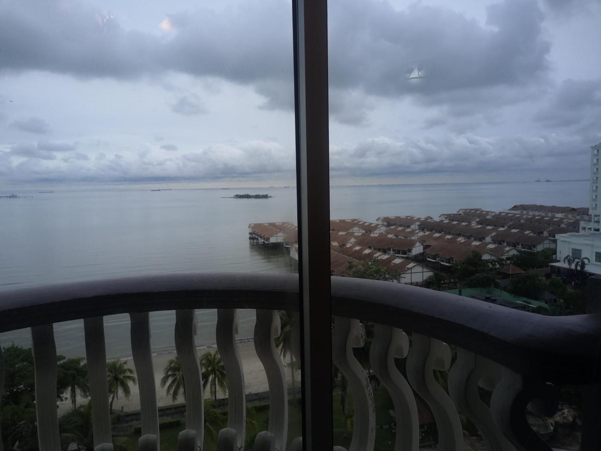 Cozy Seaview Glory Beach Resort Anc Port Dickson Exterior photo