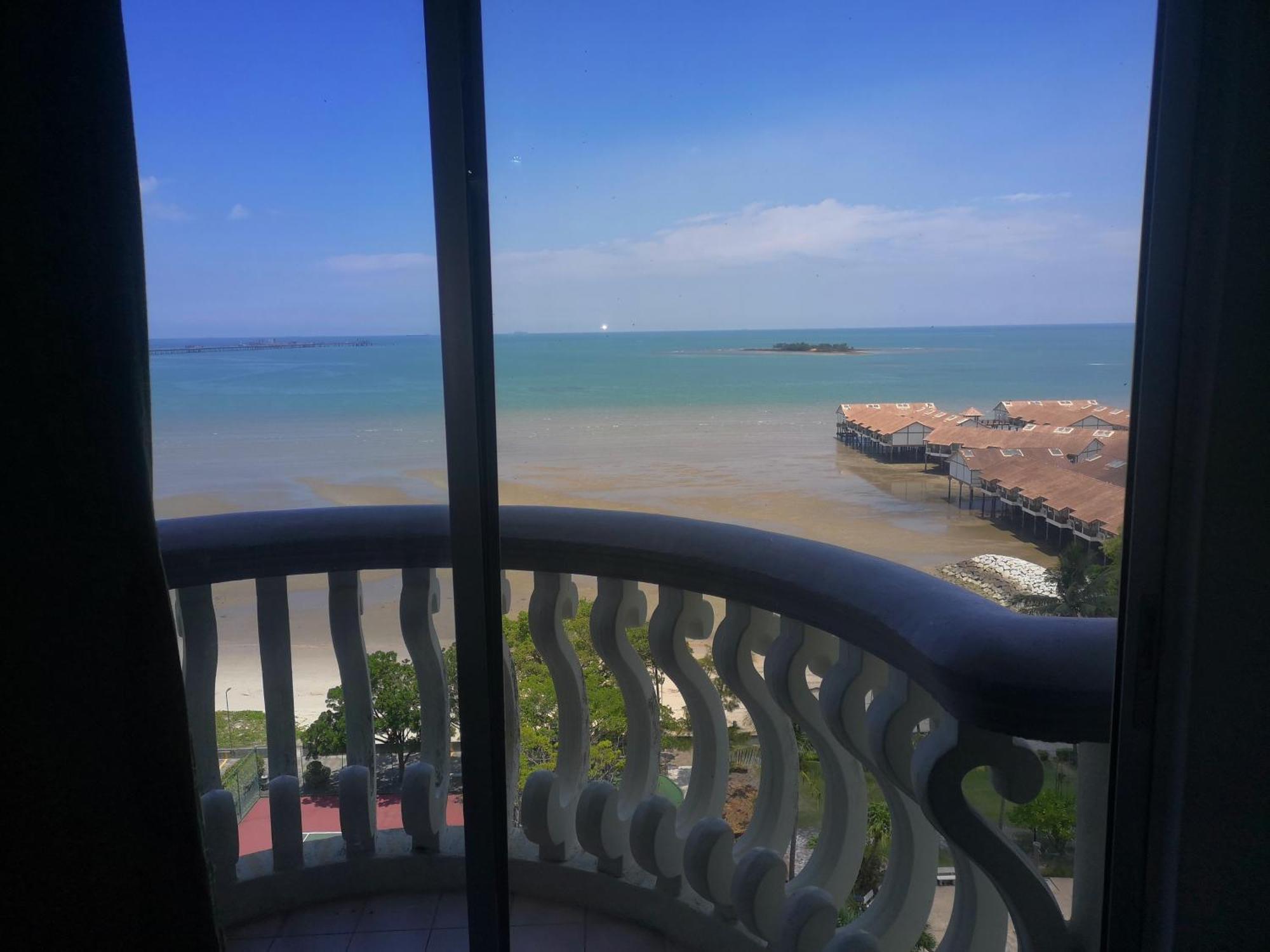 Cozy Seaview Glory Beach Resort Anc Port Dickson Exterior photo